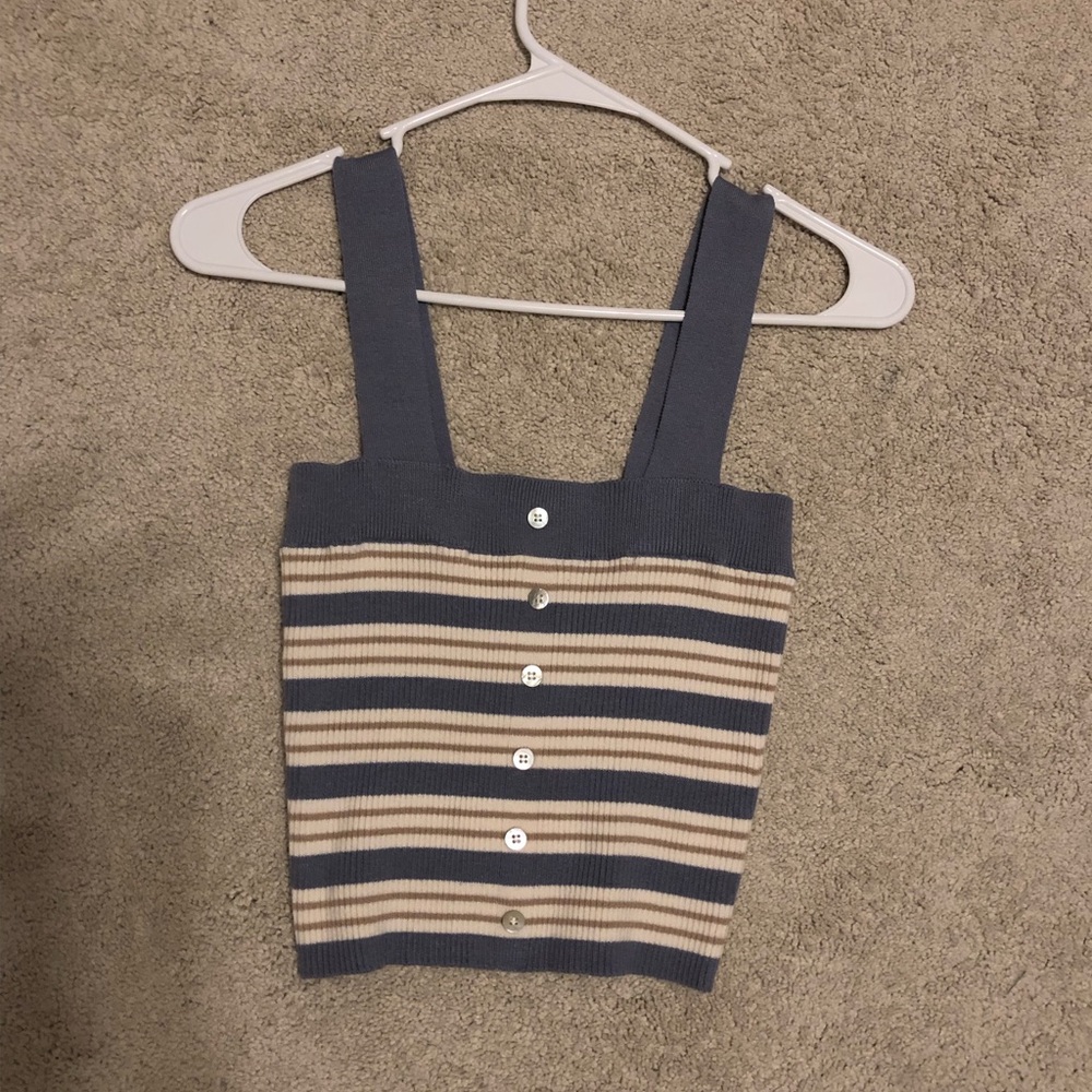 cropped stripped button tank top - Picture 2 of 4